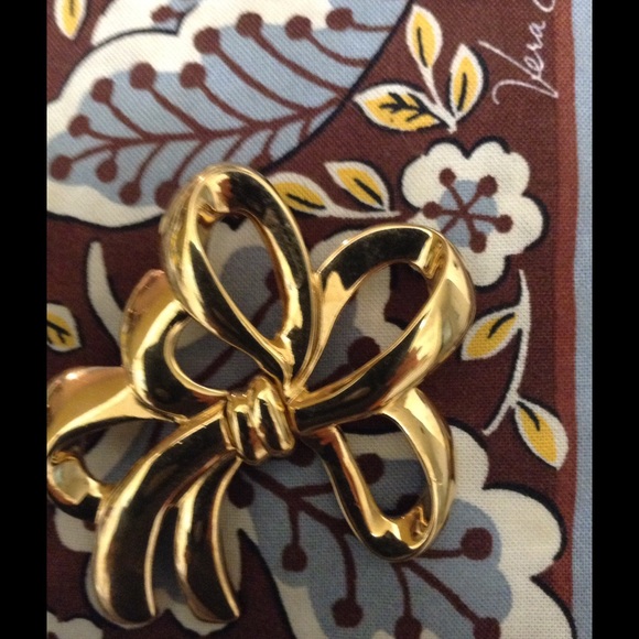 Perfect Girly Golden Bow Love Brooch Scarf Pin - Picture 5 of 8